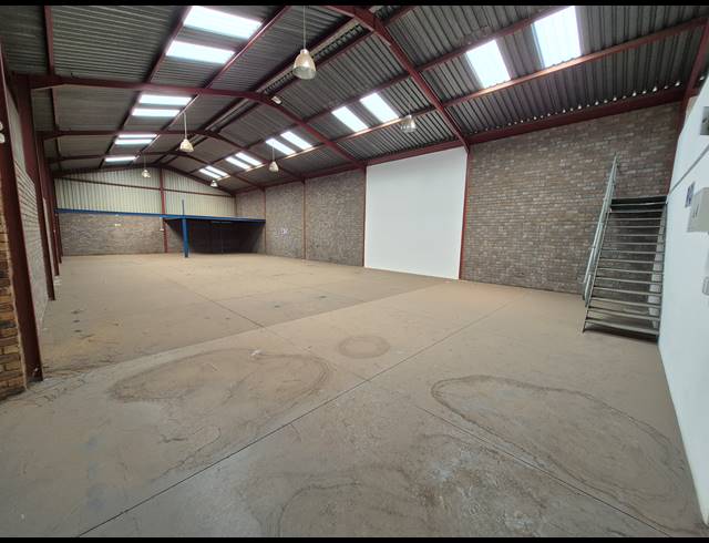 360M² FACTORY FOR SALE IN ANDERBOLT